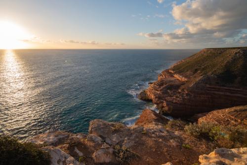 View from the trail over the ocean from the red Kalbarri cliffs