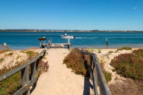 Access point for boats and kayaks on Leschenault Peninsula