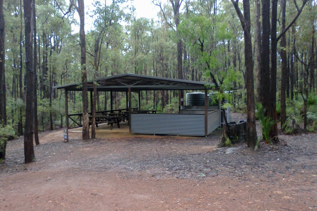 sheltered picnic and bbq area at chuditch campground