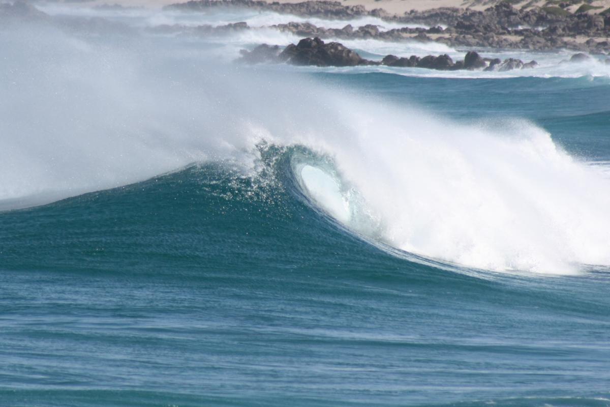 awesome surf break at windmills