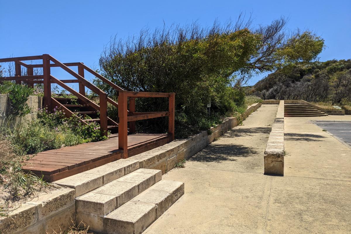 Steps and ramp to the viewing deck from the carpark at Buffalo Beach