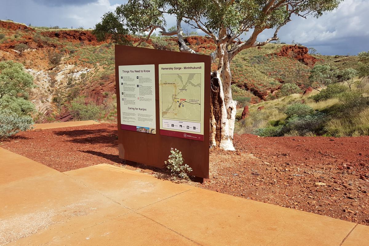 visitor information at Hamersley Gorge