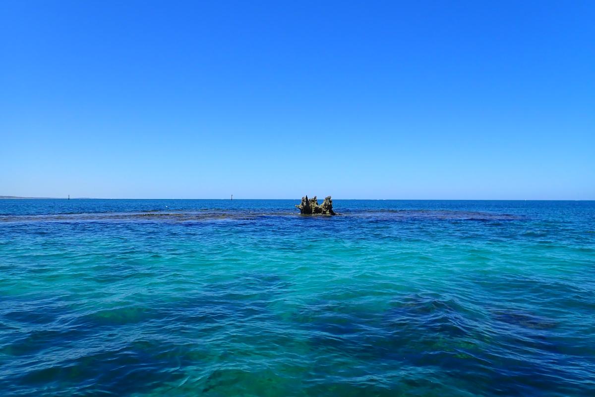 Blue ocean and clear skies at Cow Rocks