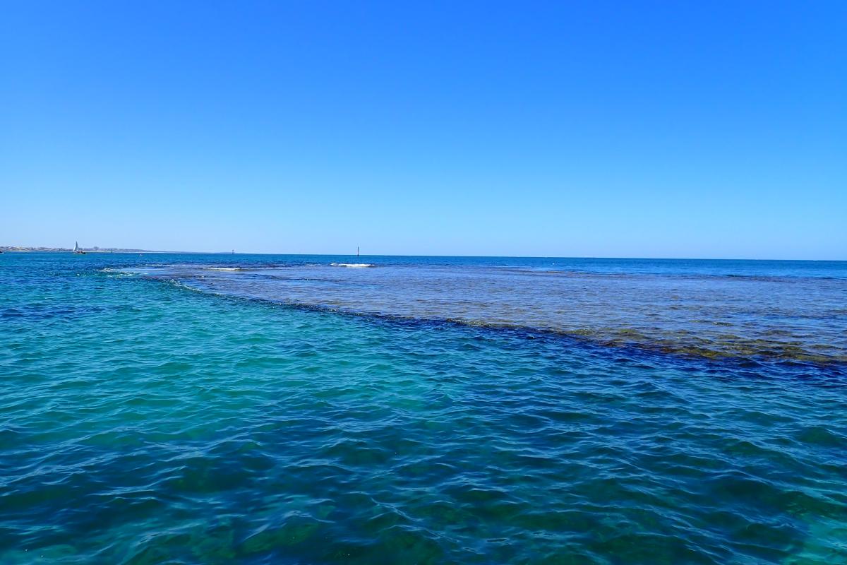 Blue waters and clear skies at Wanneroo Reef