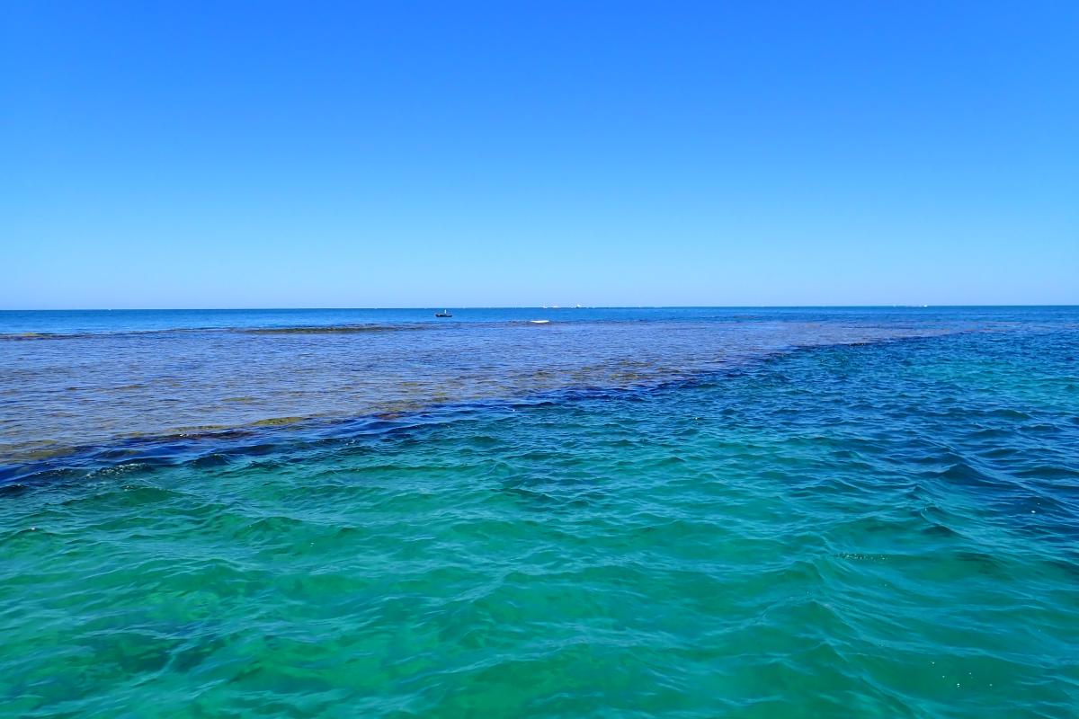 Wanneroo Reef Blue waters and clear skies at Wanneroo Reef