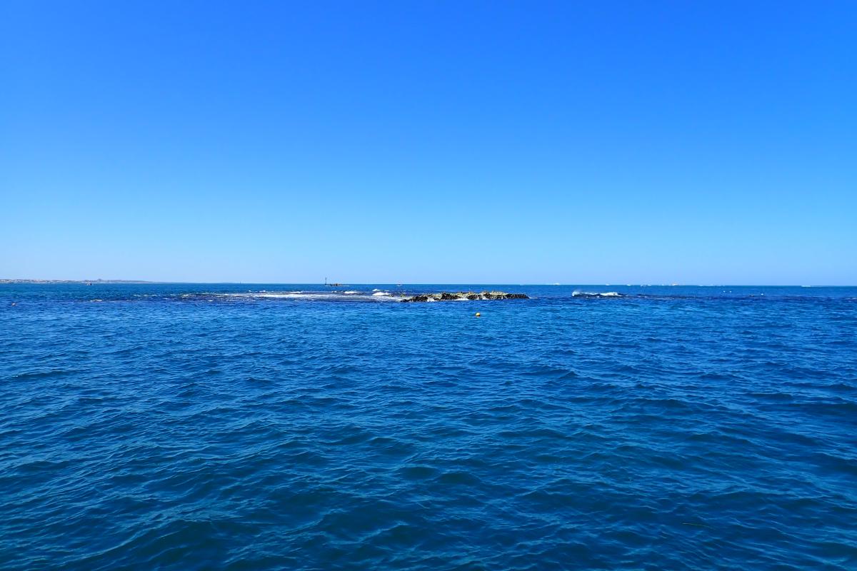 Blue waters and clear skies at Wanneroo Reef