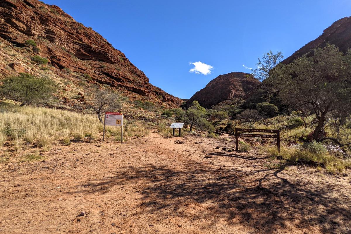 Parking area and the start of Draper's Gorge Trail