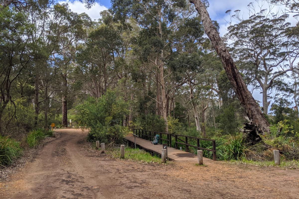 Access to John Rate Lookout from the parking area Access to John Rate Lookout from the parking area