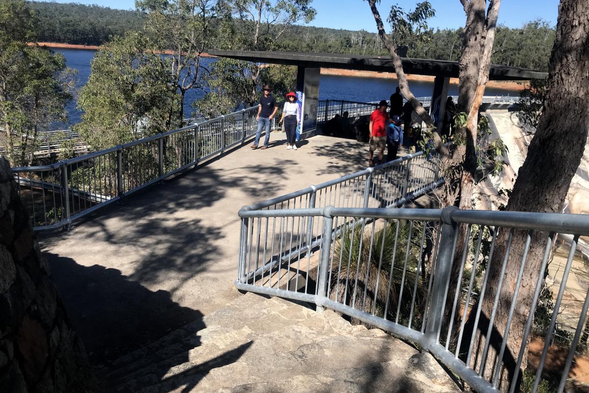 Steps and pathway leading to Wellington Dam Lookout