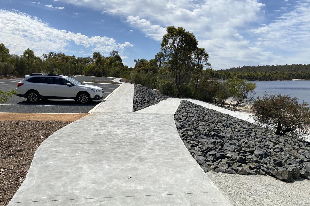 David Ugle picnic area footpath and carpark at Lake Kepwari