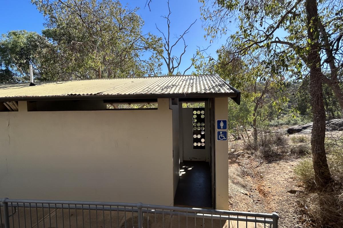 Lesmurdie Fallls Small building for toilets.