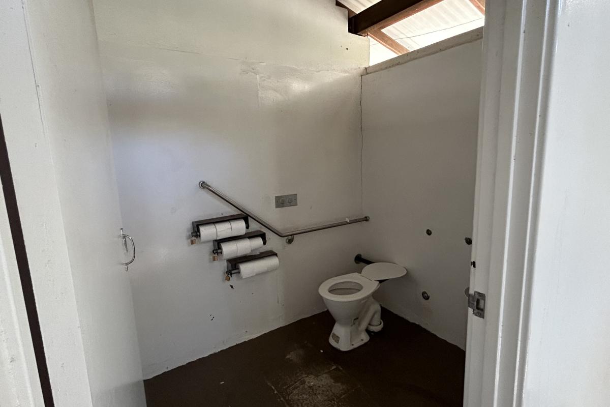 Accessible toilet Lesmurdie Falls Inside public toilet.